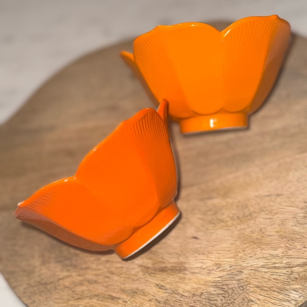 Two Vintage Lotus Japanese Rice Bowls. - Picture 7 of 7